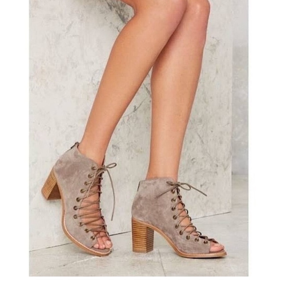Jeffrey Campbell Cors Peep Toe Bootie size 10 Excellent